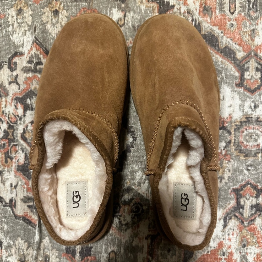NWT Ugg Mini Boot Slip On